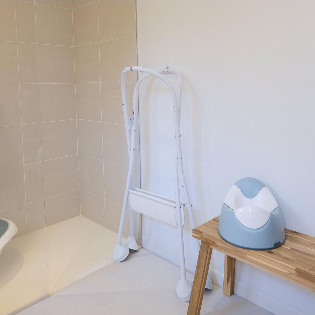 Camele'o Bath Stand